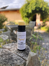 Lade das Bild in den Galerie-Viewer, Lippenbalsam Wohltat – Naturkosmetik mit Bio-Bienenwachs