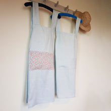 Lade das Bild in den Galerie-Viewer, Schürze aus 100% Reinleinen